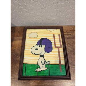 Vintage needlepoint, Crosstitch, snoopy peanuts, snoopy, playing football pictur